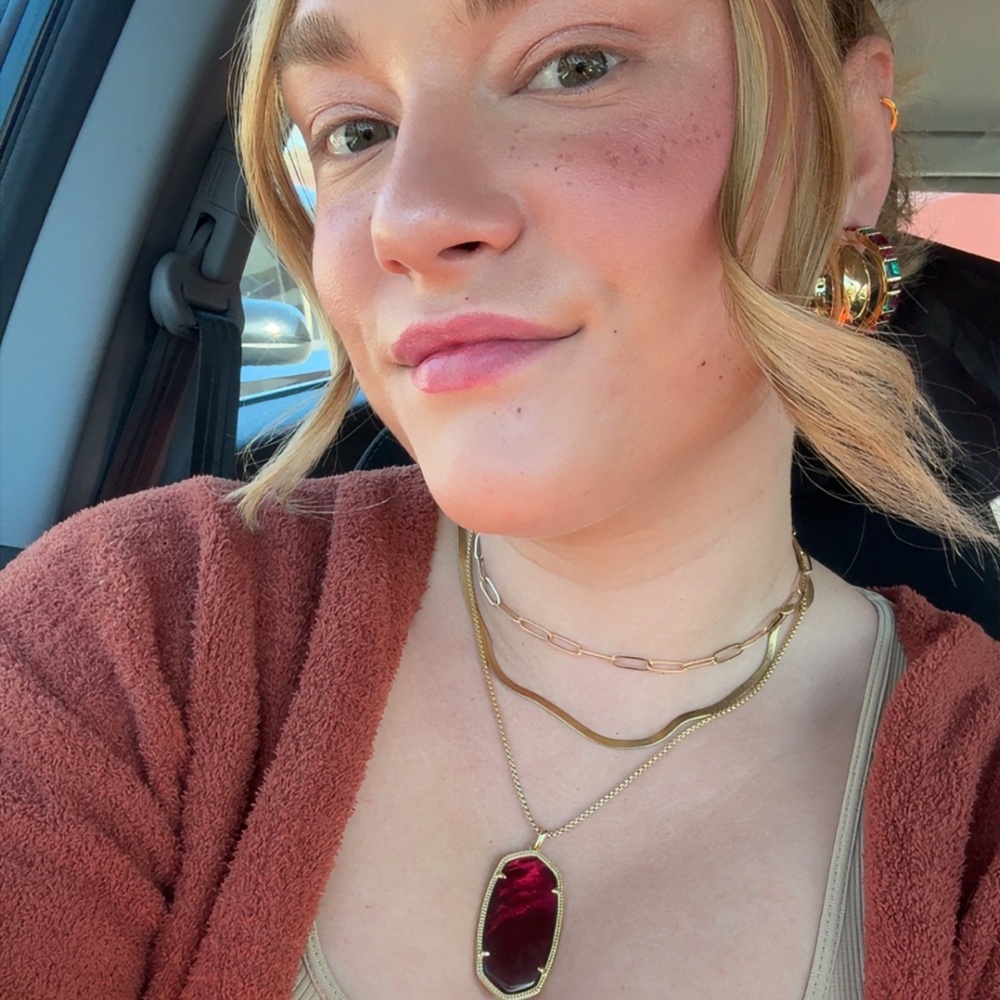 New red color Kendra Scott necklace
